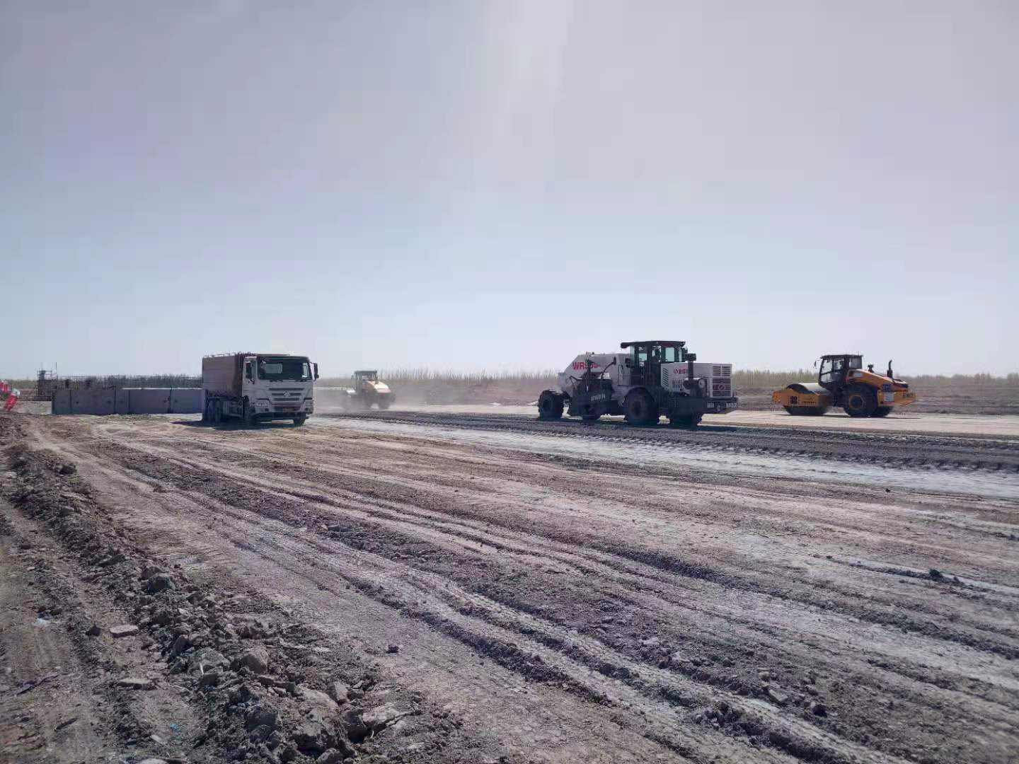 一些常見的冷再生機(jī)維護(hù)步驟